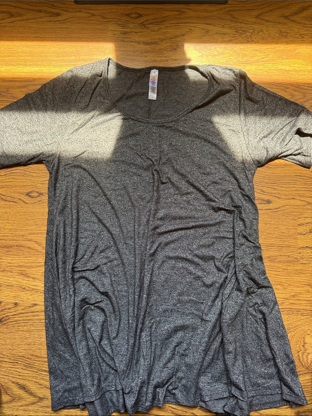 LuLaRoe Dark Heather Gray Short Sleeve Scoop Neck Tee